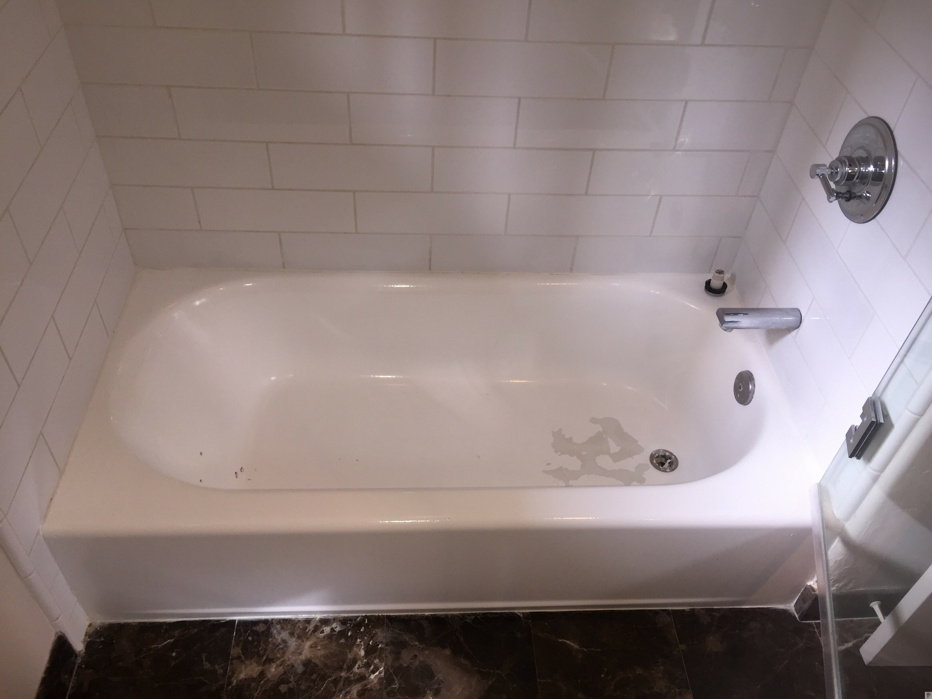 Ling Tub Bathtub Refinish, How To Paint A Chipped Bathtub